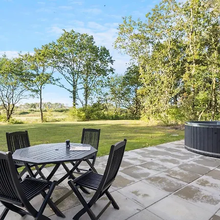 3 Bedroom Stunning In Holiday home Skjern